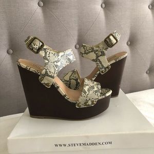 Steve Madden Lucy Natural Snake Wedges